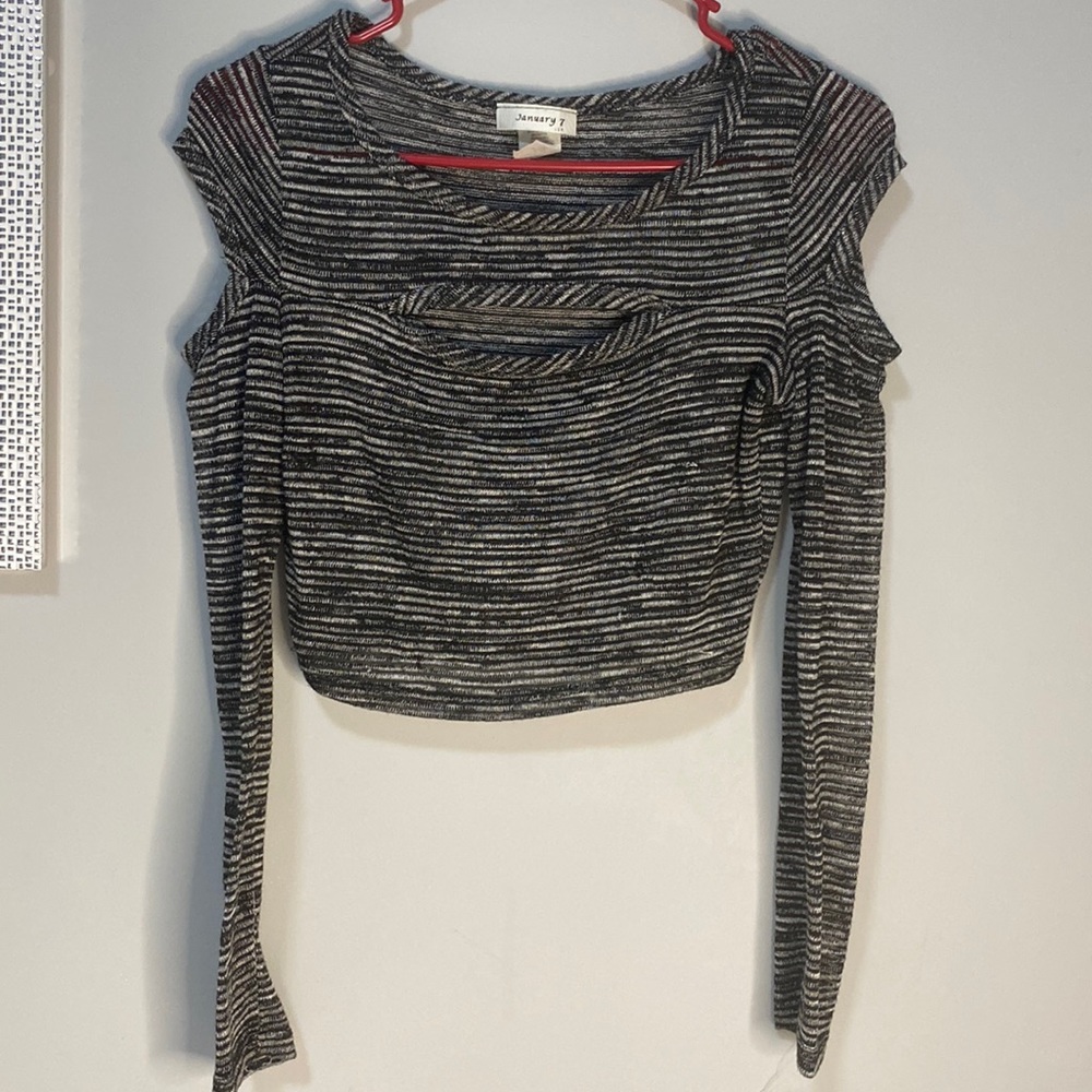 Grey longsleeve crop top